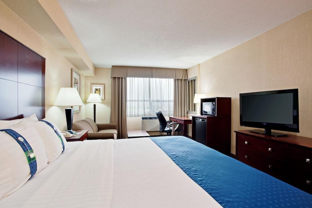Hotel & Downtown By Ihg