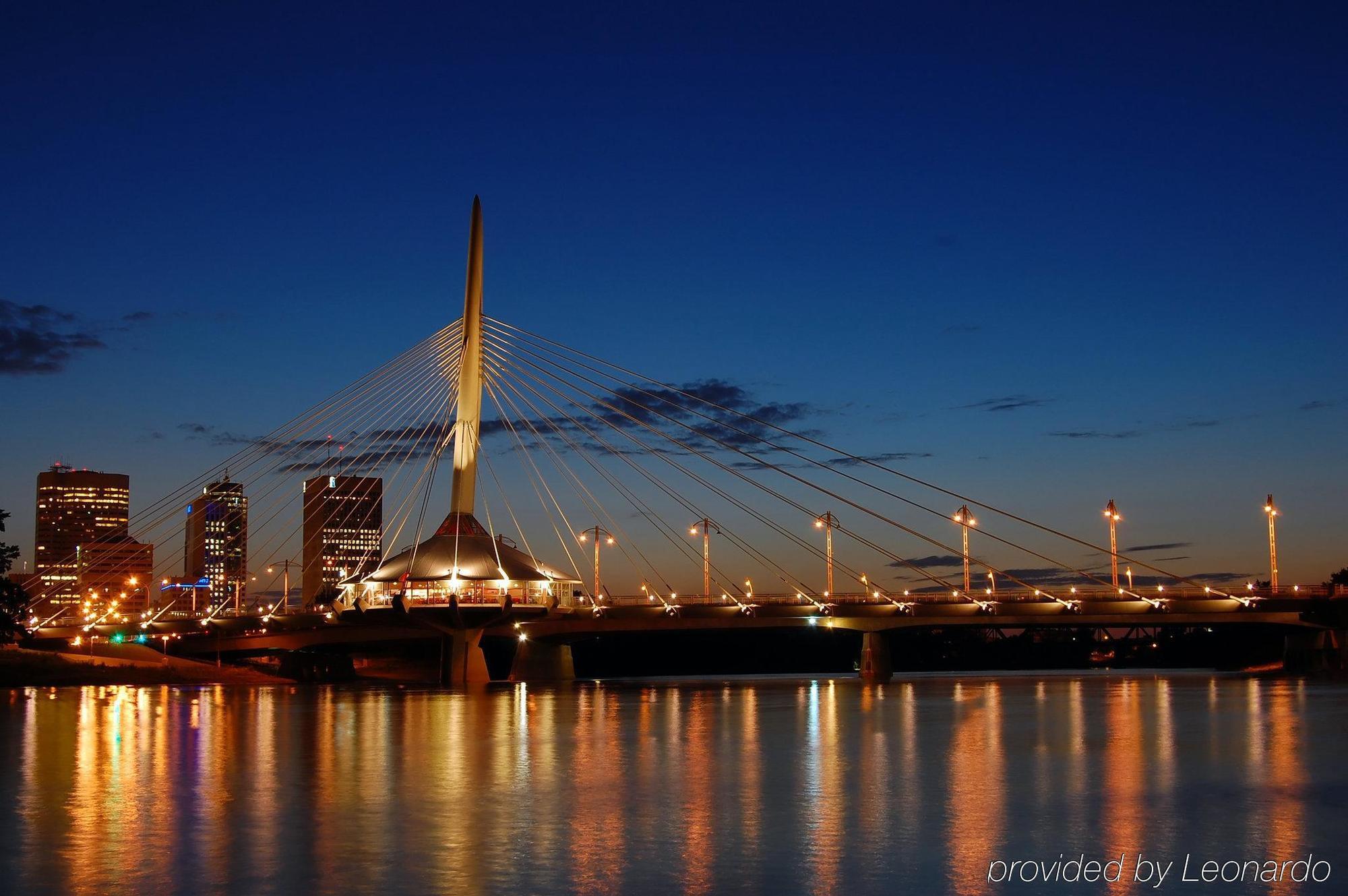 Hotel & Downtown By Ihg Winnipeg